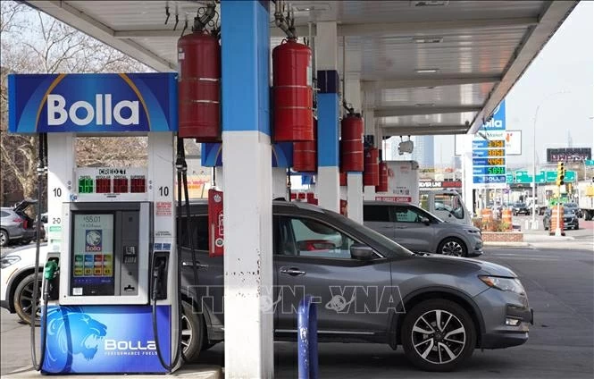 Thị trường rung lắc sau thỏa thuận ngừng bắn tạm thời giữa Mỹ và Iran: Chứng khoán ngập sắc xanh, năng lượng và kim loại quý biến động mạnh Thị trường rung lắc sau thỏa thuận ngừng bắn tạm thời giữa Mỹ và Iran: Chứng khoán ngập sắc xanh, năng lượng và kim loại quý biến động mạnh