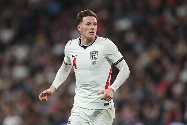 Elliot Anderson thích đến Man City hơn Man Utd