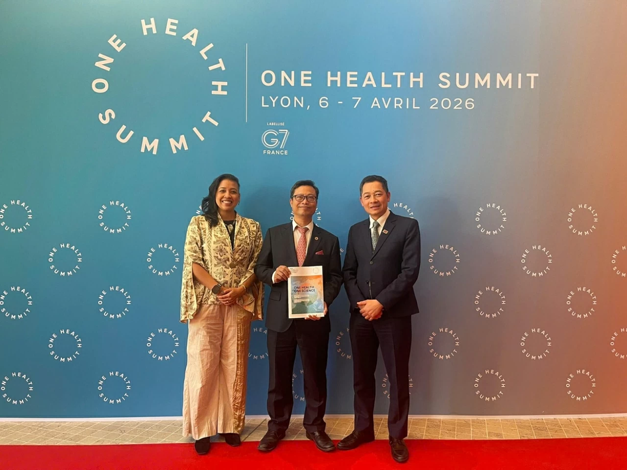 Đại sứ Việt Nam tại Pháp dự Hội nghị Thượng đỉnh Một sức khỏe