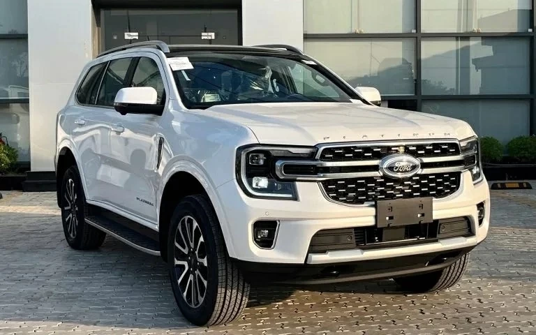 Về cấu h&igrave;nh truyền động, Everest bản m&aacute;y xăng nhiều khả năng kh&ocirc;ng c&oacute; thay đổi lớn. 