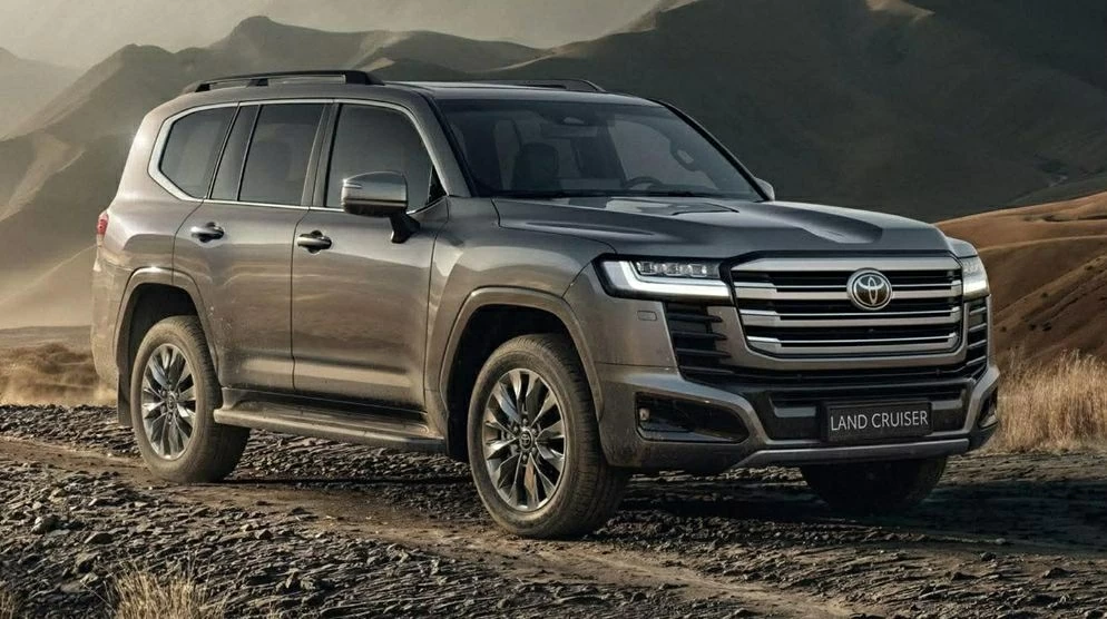 Toyota Land Cruiser LC300 Hybrid lộ diện tại Việt Nam, giá dự kiến hơn 4,5 tỷ đồng