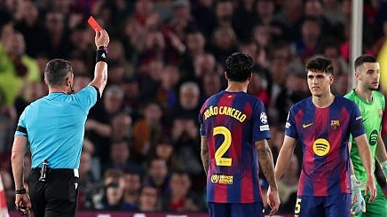 Cubarsi nhận thẻ đỏ oan?