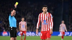Pubill tái hiện sai lầm lịch sử, Atletico Madrid thoát penalty