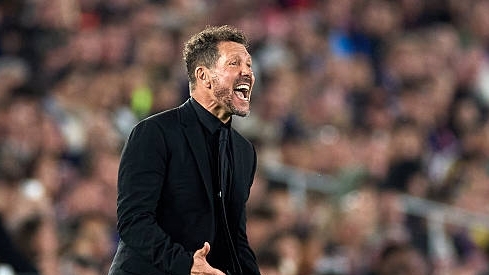 Lập kỳ tích, HLV Diego Simeone lặp lại hành động khác người