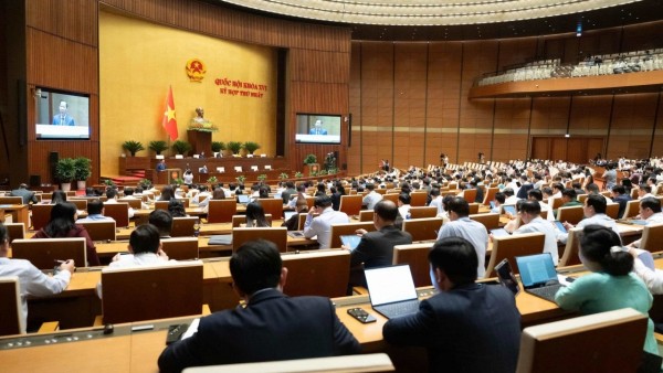 Hôm nay (9/4), Quốc hội làm việc tại Hội trường và thảo luận tại tổ về 4 dự án luật