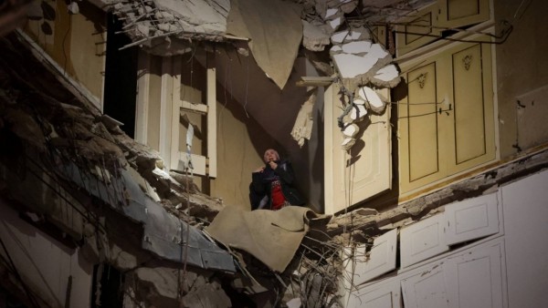 Israel không kích Lebanon: Iran tuyên bố các cuộc đàm phán hòa bình sẽ 'không hợp lý', Mỹ bảo lệnh ngừng bắn không bao gồm Lebanon, quốc tế lên tiếng