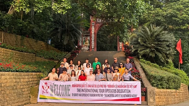 Lữ hành quốc tế tăng cường kết nối qua hành trình famtrip Việt Nam Lữ hành quốc tế tăng cường kết nối qua hành trình famtrip Việt Nam