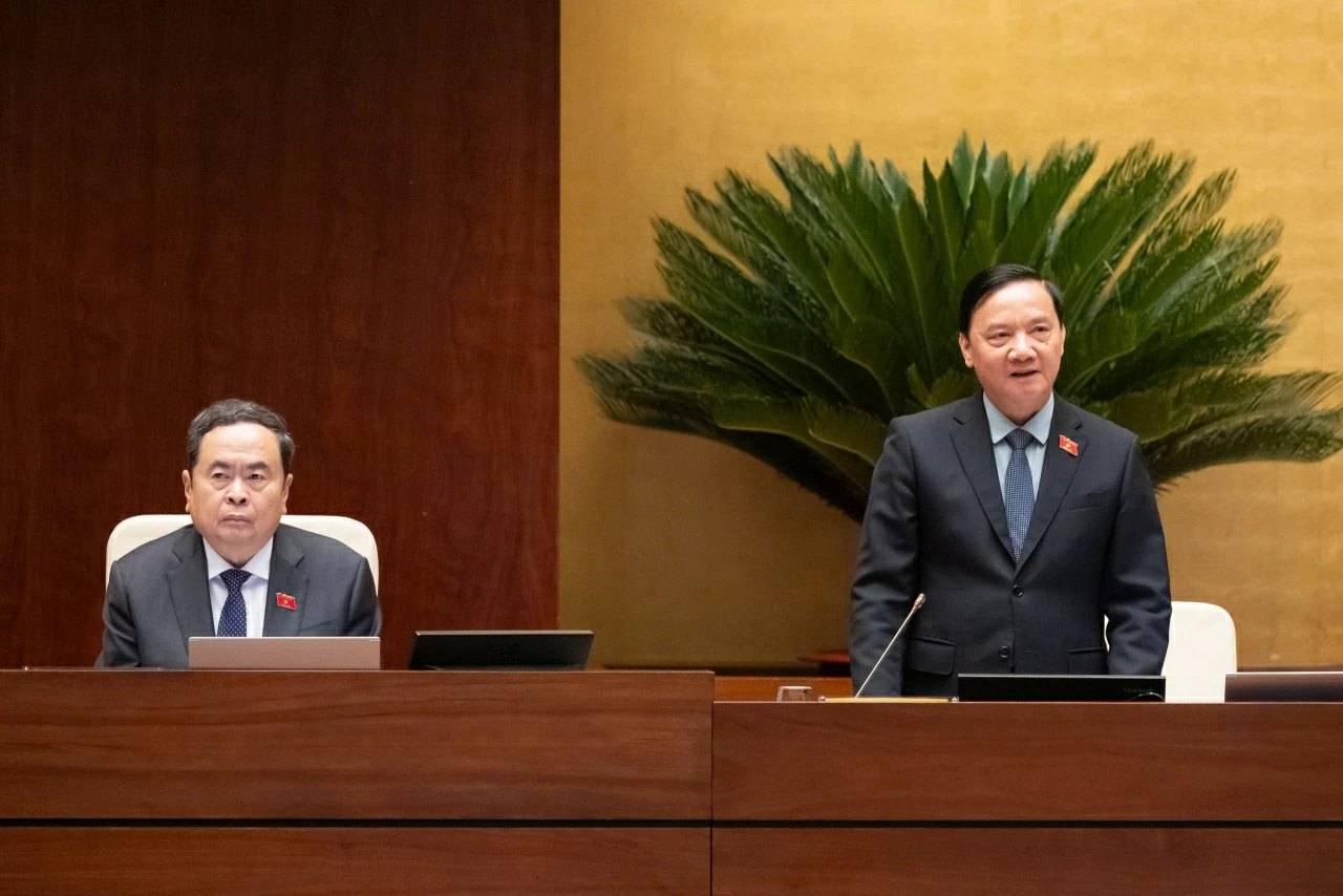 Quốc hội nghe Tờ trình và Báo cáo thẩm tra dự án Luật Hộ tịch (sửa đổi)