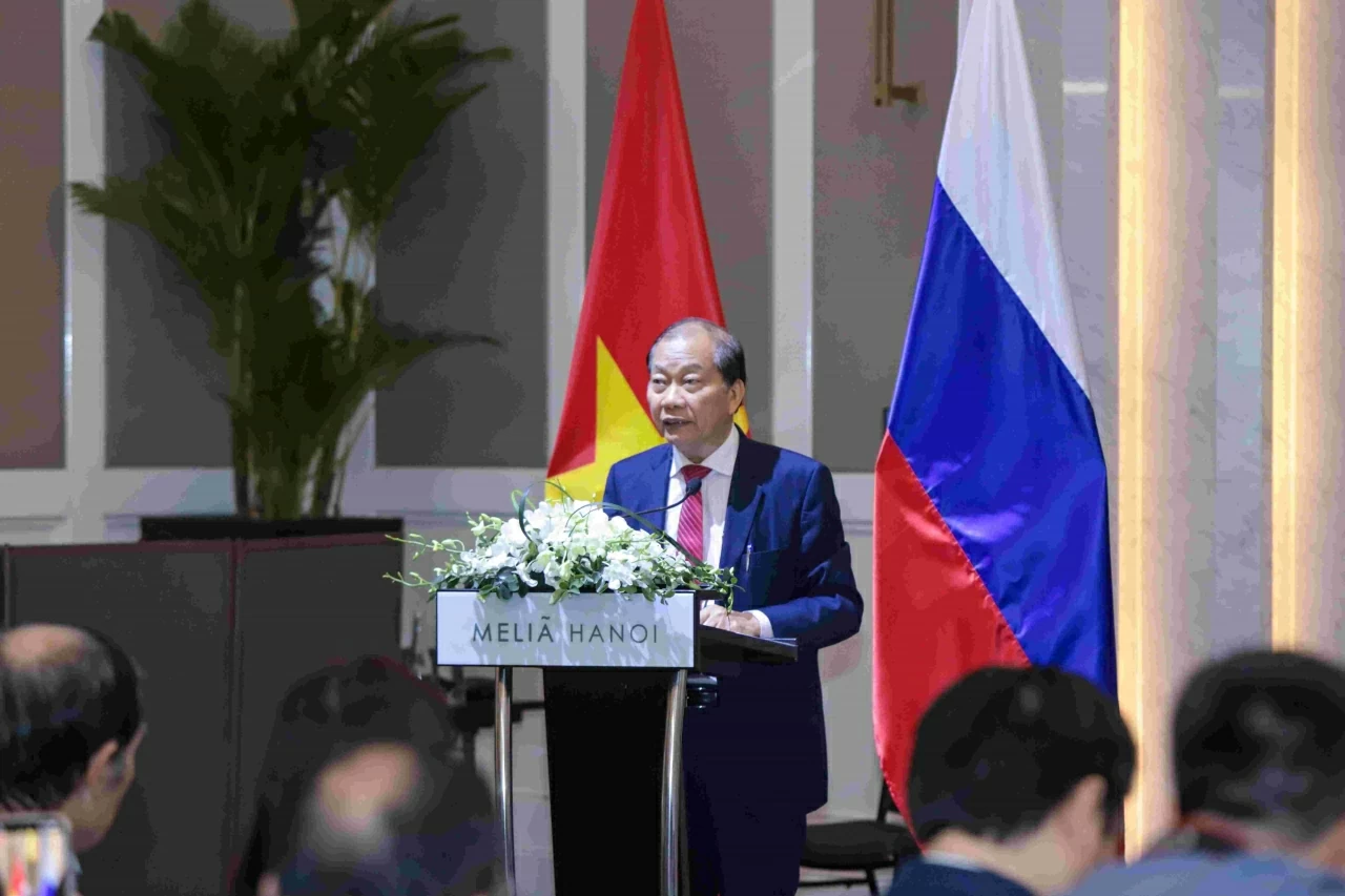 Ông Hoàng Quang Phòng, Phó Chủ tịch Liên đoàn Thương mại và Công nghiệp Việt Nam (VCCI) phát biểu khai mạc Diễn đàn Doanh nghiệp. (Ảnh: Tuấn Hùng)