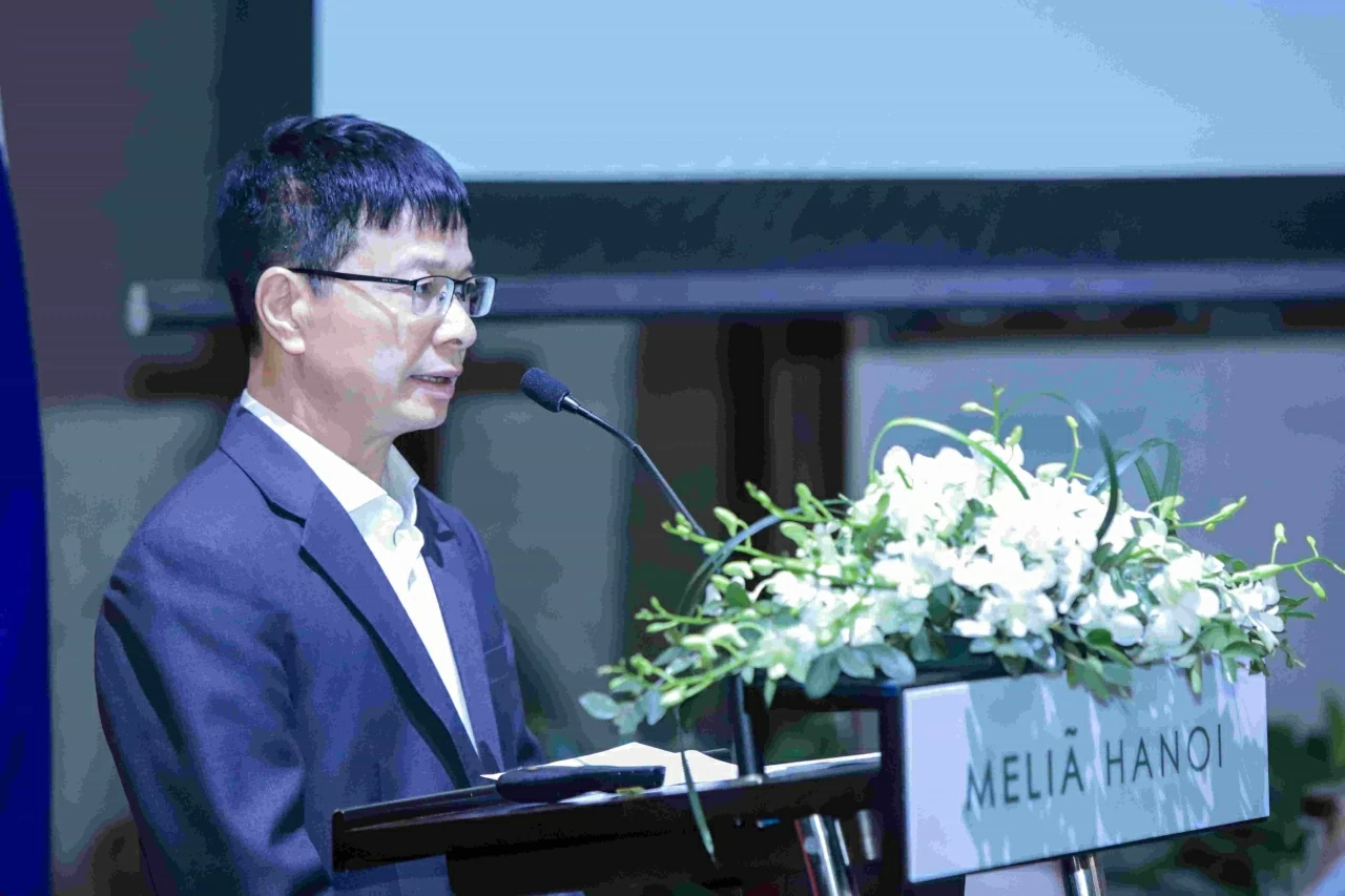 Ông Luyện Công Chiến, Phó Trưởng Ban Thăm dò - Khai thác Dầu khí của Tập đoàn Công nghiệp - Năng lượng Quốc gia Việt Nam (Petrovietnam) phát biểu tại diễn đàn. (Ảnh: Tuấn Hùng)