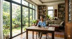 Phụ nữ ở độ tuổi nào cần cẩn trọng khi uống cà phê để bảo vệ nội tiết?