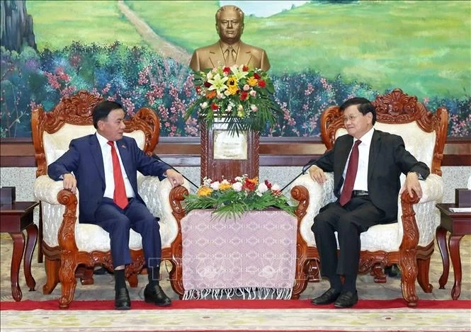 Thường trực Ban Bí thư Trần Cẩm Tú hội kiến Tổng Bí thư, Chủ tịch nước Lào Thongloun Sisoulith Thường trực Ban Bí thư Trần Cẩm Tú hội kiến Tổng Bí thư, Chủ tịch nước Lào Thongloun Sisoulith