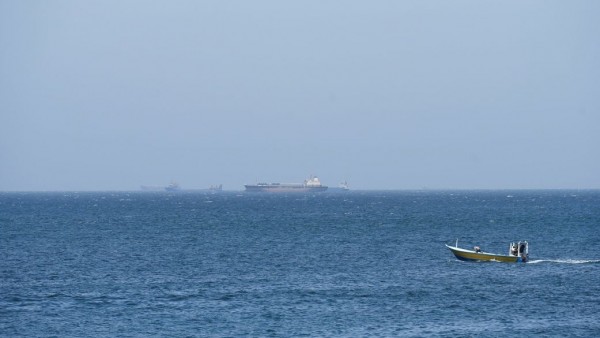 Tình hình Trung Đông: Vì sao tàu thuyền các nước vẫn e ngại khi đi qua eo biển Hormuz?