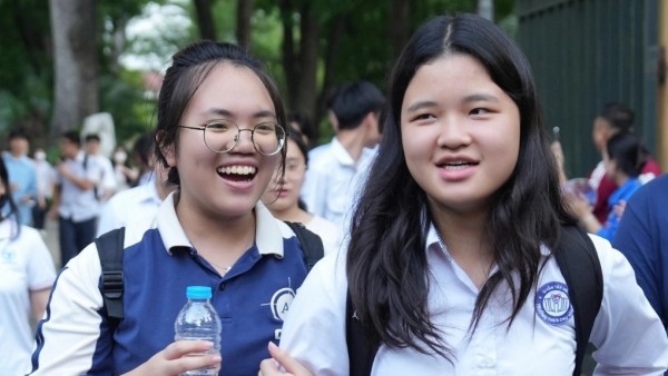 Hôm nay (10/4), học sinh Hà Nội bắt đầu đăng ký thi vào lớp 10