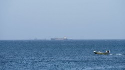 Tình hình Trung Đông: Vì sao tàu thuyền các nước vẫn e ngại khi đi qua eo biển Hormuz?
