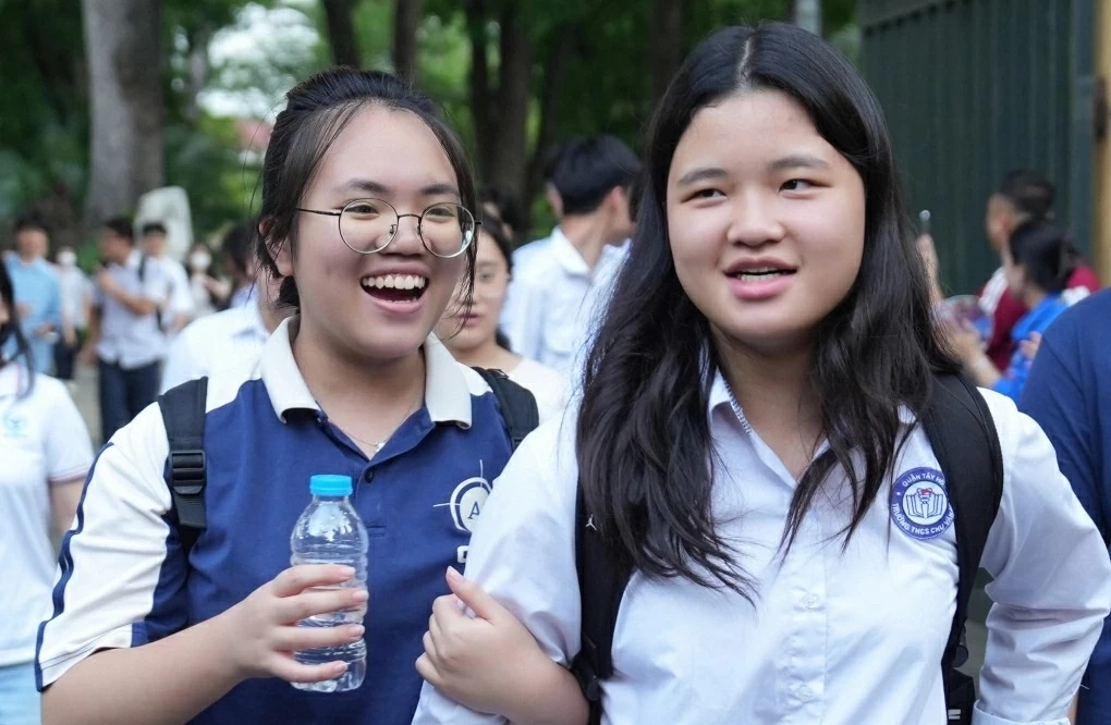 Hôm nay học sinh Hà Nội bắt đầu đăng ký thi lớp 10