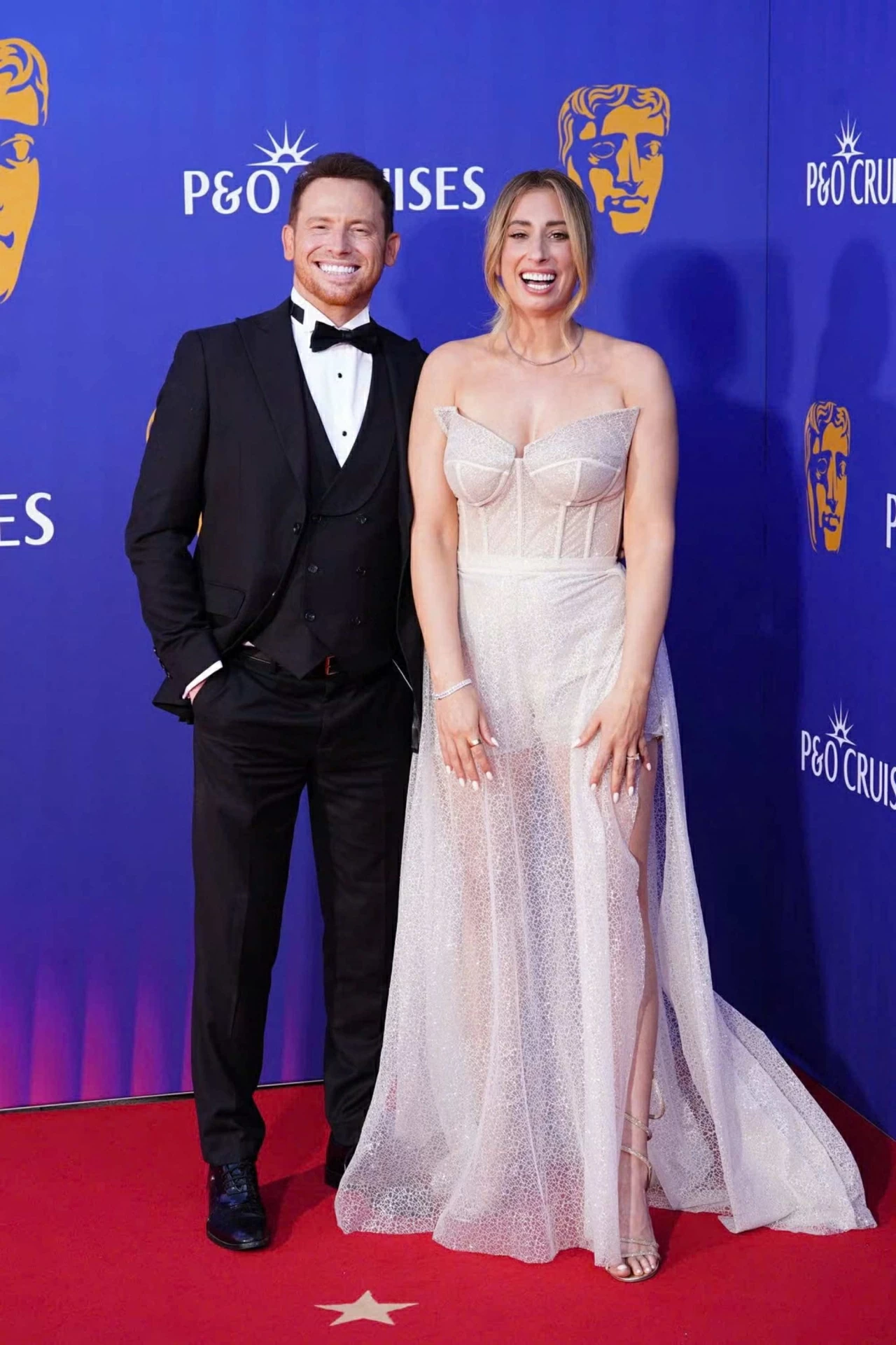 Phía sau đám cưới triệu đô không giấy kết hôn của giới siêu sao