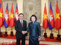 Lễ đón trọng thể Thường trực Ban Bí thư Trần Cẩm Tú thăm chính thức Campuchia