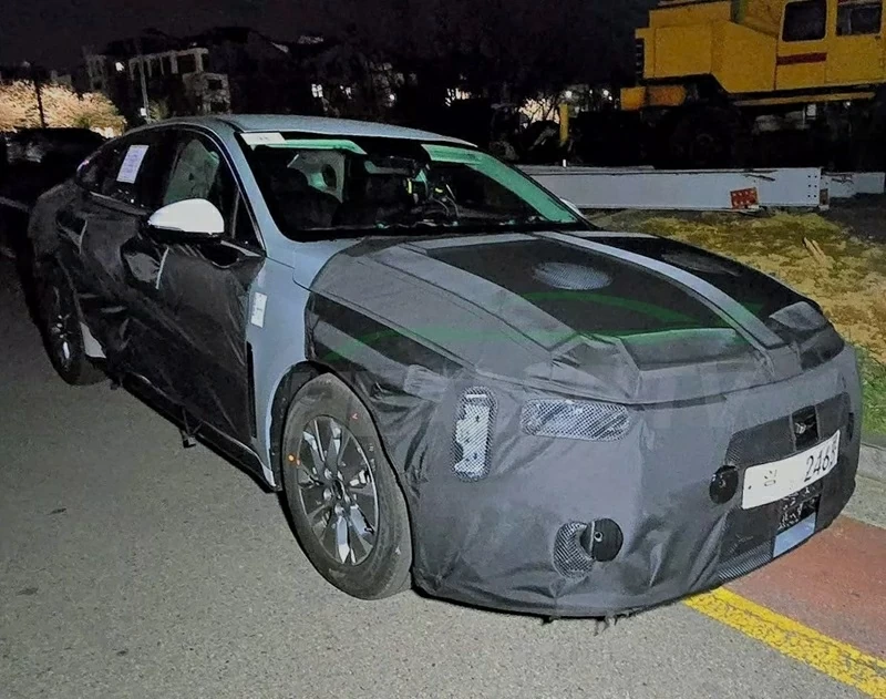 Kia K5 thế hệ mới lộ diện tại Hàn Quốc.