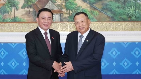 Thường trực Ban Bí thư hội đàm với Phó Chủ tịch CPP