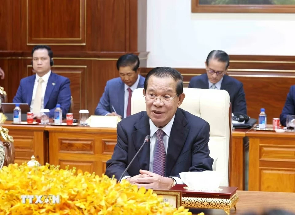 Đồng chí Thường trực Ban Bí thư Trần Cẩm Tú hội kiến Quyền Quốc trưởng, Chủ tịch Đảng Nhân dân Campuchia, Chủ tịch Thượng viện Campuchia Hun Sen