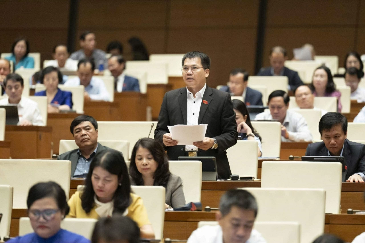 Hoàn thiện Luật Thi đua, khen thưởng: Đổi mới để phát huy giá trị thực chất Hoàn thiện Luật Thi đua, khen thưởng: Đổi mới để phát huy giá trị thực chất