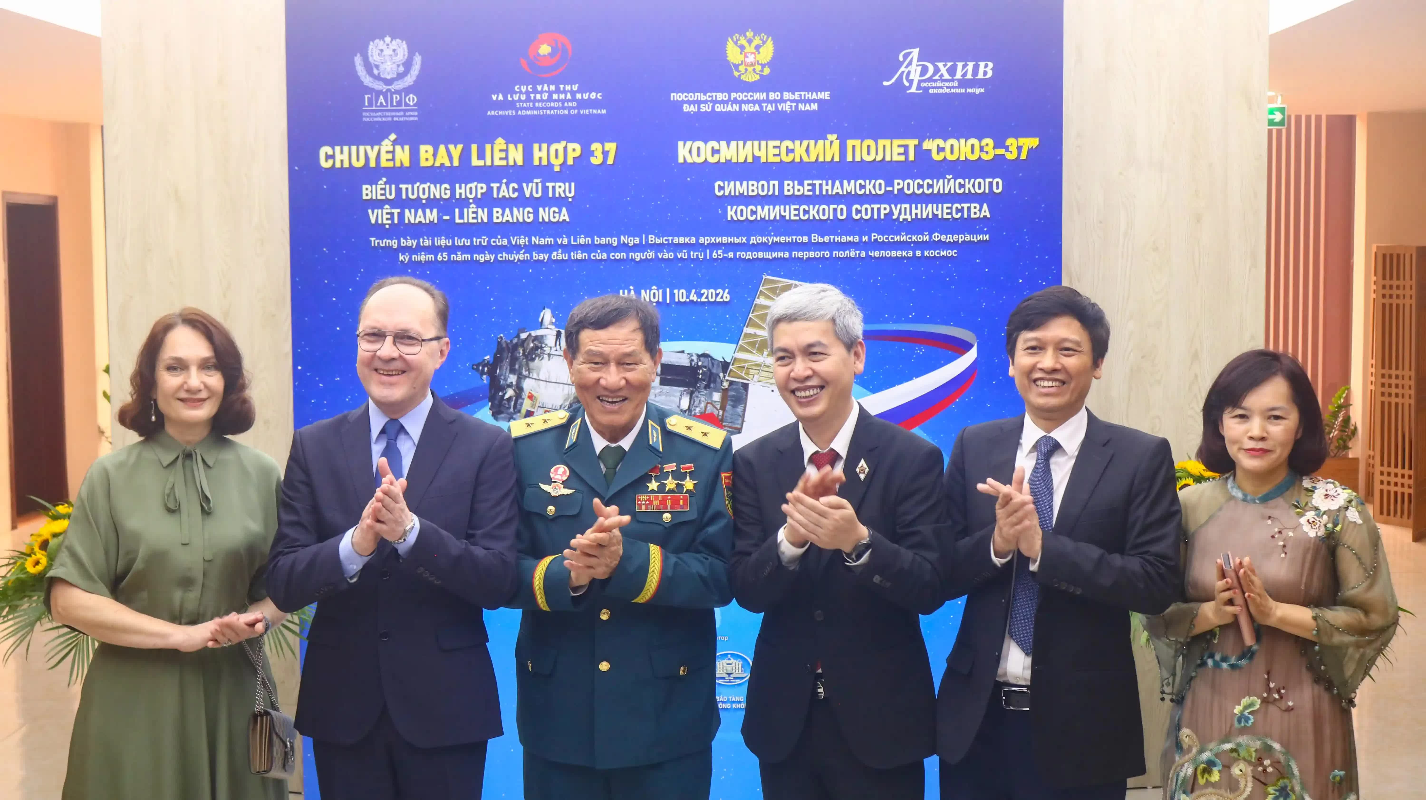 Chuyến bay Liên hợp 37: Hành trình dệt nên từ tình hữu nghị Việt Nam-Liên bang Nga Chuyến bay Liên hợp 37: Hành trình dệt nên từ tình hữu nghị Việt Nam-Liên bang Nga
