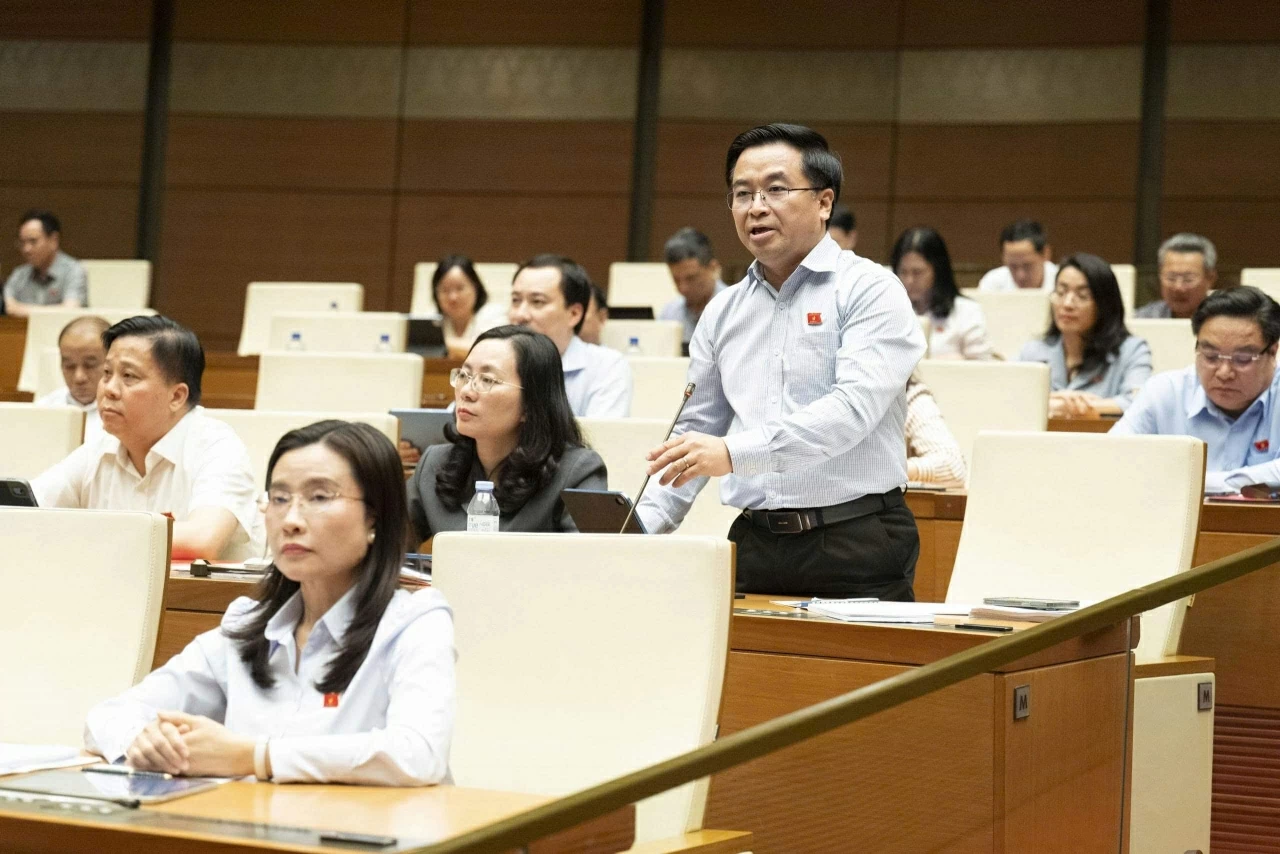 Đại biểu Quốc hội đồng thuận cao về chính sách miễn giảm thuế xăng dầu Đại biểu Quốc hội đồng thuận cao về chính sách miễn giảm thuế xăng dầu