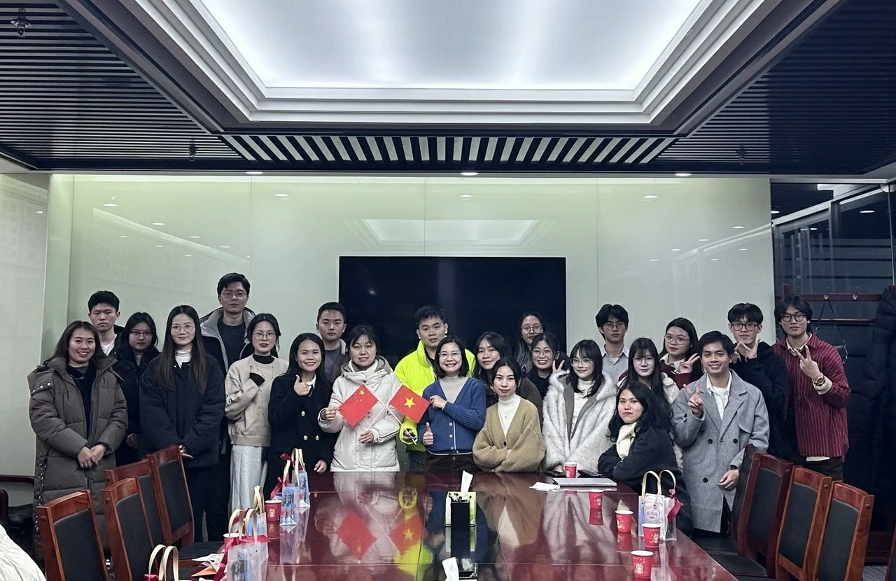 Thanh niên với sứ mệnh vun đắp hạt giống trên cánh đồng hữu nghị Việt-Trung