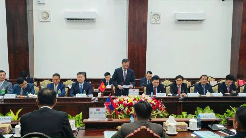 Việt Nam-Lào thúc đẩy tăng cường hợp tác an ninh Việt Nam-Lào thúc đẩy tăng cường hợp tác an ninh