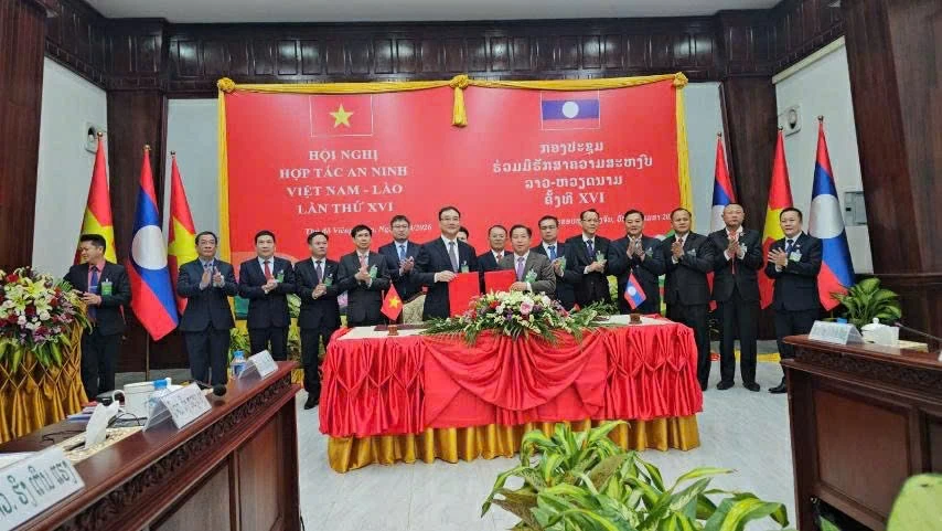 Việt Nam-Lào thúc đẩy tăng cường hợp tác an ninh Việt Nam-Lào thúc đẩy tăng cường hợp tác an ninh