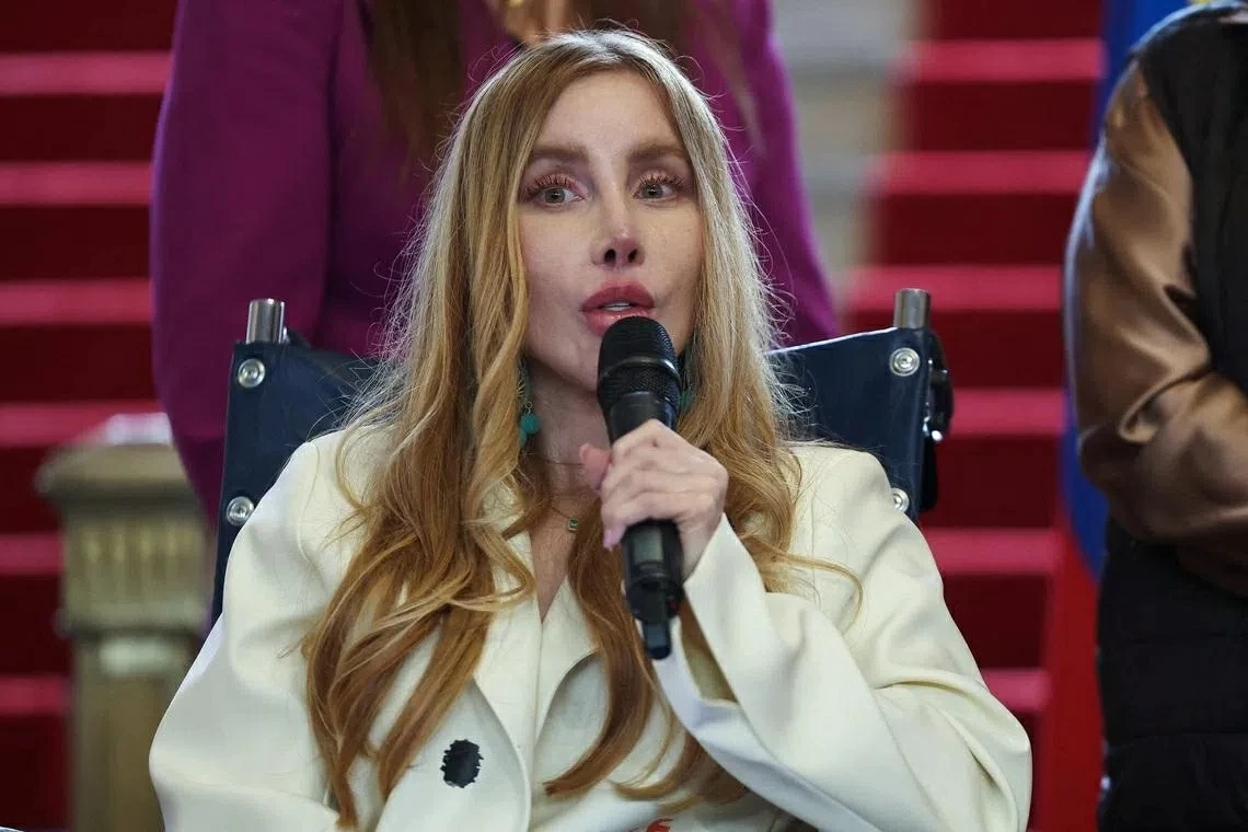 Bộ trưởng Thương mại Colombia Diana Morales tuyên bố áp thuế 100% với hàng hóa Ecuador, cho rằng động thái từ Quito gây méo mó cạnh tranh và buộc Bogota phải đáp trả. (Nguồn: The Straits Times) Bộ trưởng Thương mại Colombia Diana Morales tuyên bố áp thuế 100% với hàng hóa Ecuador, cho rằng động thái từ Quito gây méo mó cạnh tranh và buộc Bogota phải đáp trả. (Nguồn: The Straits Times)