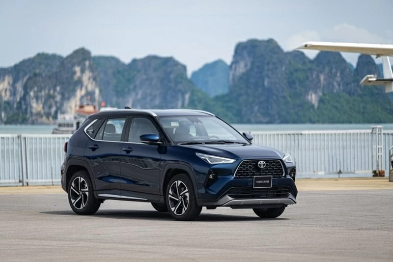 Top 10 xe ô tô động cơ đốt trong bán chạy nhất tháng 3/2026: Toyota Yaris Cross bức tốc mạnh mẽ.