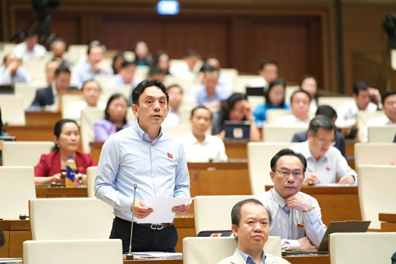 Đẩy mạnh chuyển đổi số và bảo đảm quyền lợi cho cán bộ tại các cơ quan đại diện ở nước ngoài