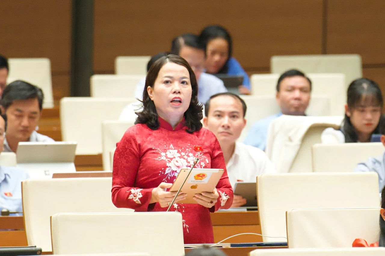 Đẩy mạnh chuyển đổi số và bảo đảm quyền lợi cho cán bộ tại các cơ quan đại diện ở nước ngoài