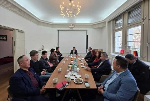 Tăng cường gắn kết cộng đồng người Việt vùng Tây nước Đức Tăng cường gắn kết cộng đồng người Việt vùng Tây nước Đức