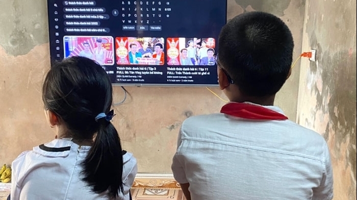 Chuyên gia: Tránh biện pháp cực đoan, gây tác dụng ngược khi cấm trẻ em sử dụng mạng xã hội