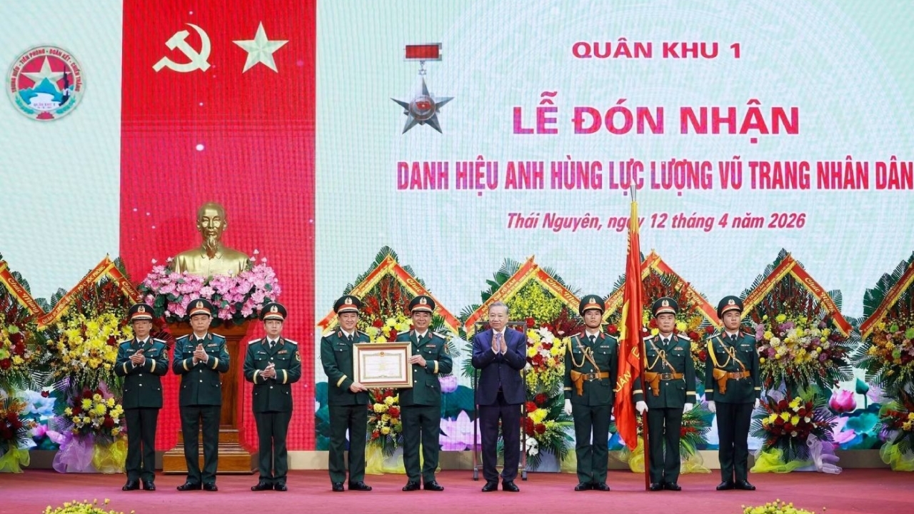 Tổng Bí thư, Chủ tịch nước Tô Lâm trao danh hiệu Anh hùng lực lượng vũ trang Nhân dân tặng Quân khu 1