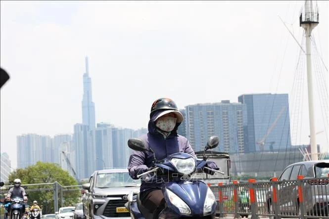 Các chuyên gia khí hậu nhận định từ tháng 5, nắng nóng sẽ gia tăng cả về tần suất và cường độ tại khu vực Bắc Bộ và Trung Bộ, kéo dài đến khoảng tháng 8. (Nguồn: TTXVN)