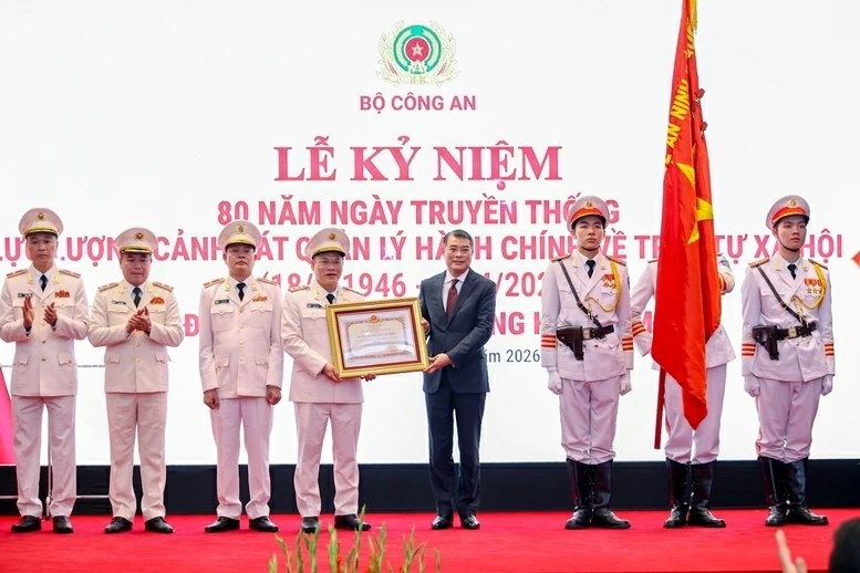 Thủ tướng Lê Minh Hưng trao Huân chương Hồ Chí Minh tặng lực lượng cảnh sát quản lý hành chính về trật tự xã hội