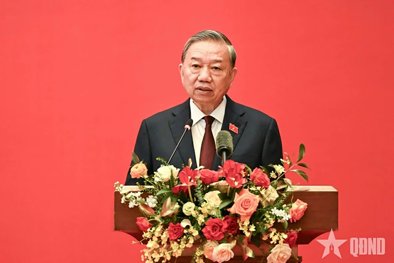 ổng Bí thư, Chủ tịch nước Tô Lâm phát biểu giao nhiệm vụ tại hội nghị công bố các quyết định của Bộ Chính trị về công tác cán bộ tại Đảng ủy Quốc hội (ngày 10-4-2026). (Nguồn: Báo QDND) ổng Bí thư, Chủ tịch nước Tô Lâm phát biểu giao nhiệm vụ tại hội nghị công bố các quyết định của Bộ Chính trị về công tác cán bộ tại Đảng ủy Quốc hội (ngày 10-4-2026). (Nguồn: Báo QDND)