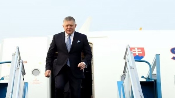 Slovak Prime Minister Robert Fico begins official visit to Vietnam