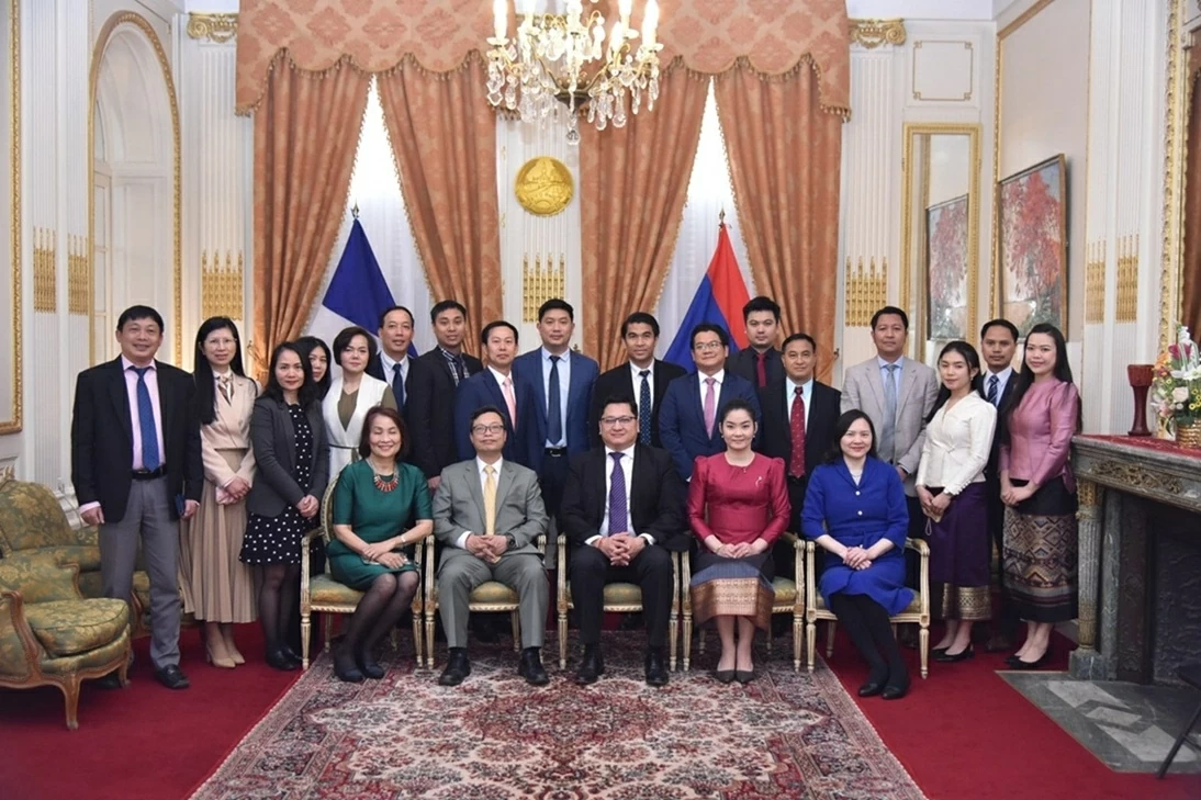 Thắt chặt tình hữu nghị đặc biệt Việt Nam-Lào tại Pháp Thắt chặt tình hữu nghị đặc biệt Việt Nam-Lào tại Pháp