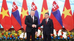Thủ tướng Lê Minh Hưng chủ trì lễ đón chính thức Thủ tướng Slovakia Robert Fico