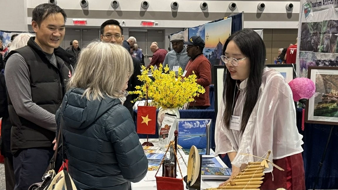 Quảng bá mạnh mẽ du lịch Việt Nam tại Canada