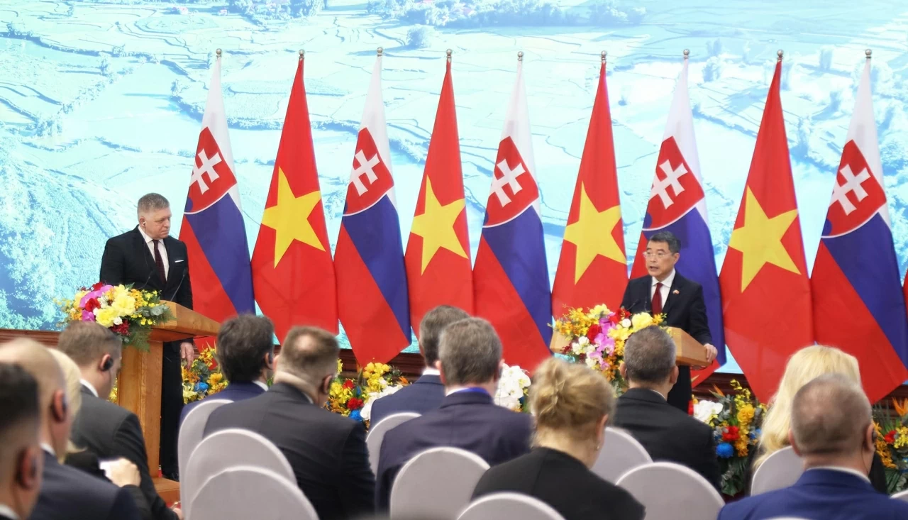 Toàn cảnh cuộc cuộc gặp gỡ báo chí sau Hội đảm của Thủ tướng Chính phủ Lê Minh Hưng và Thủ tướng Slovakia Robert Fico. (Ảnh: Thành Long)