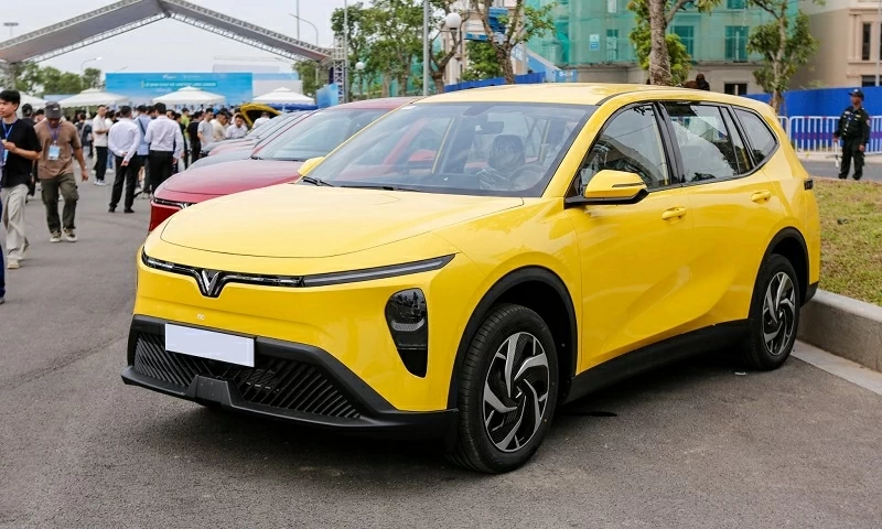 Top 5 xe MPV bán chạy nhất tháng 3/2026: VinFast Limo Green tiếp tục lập đỉnh.