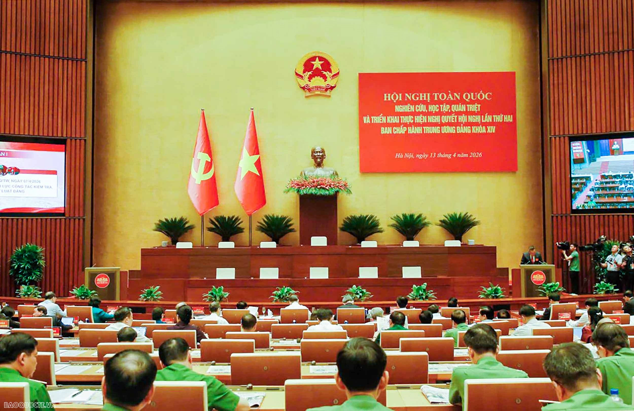 Bộ Ngoại giao tham dự Hội nghị toàn quốc quán triệt và triển khai Nghị quyết Trung ương 2 khóa XIV