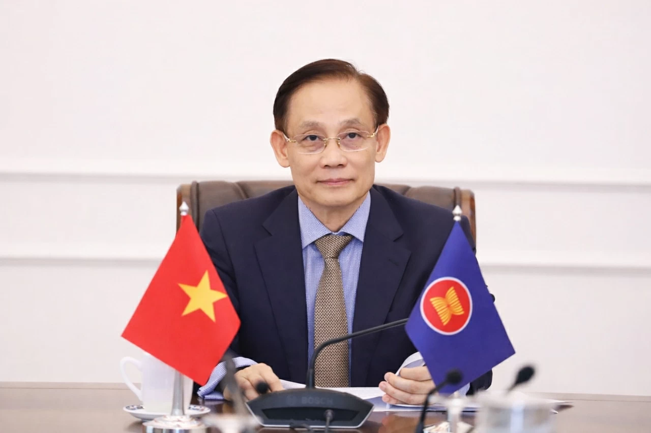 Ủy viên Bộ Chính trị, Bí thứ Đảng ủy, Bộ trưởng Ngoại Lê Hoài Trung phát biểu tại Hội nghị. (Ảnh: Thành Long) Ủy viên Bộ Chính trị, Bí thứ Đảng ủy, Bộ trưởng Ngoại Lê Hoài Trung phát biểu tại Hội nghị. (Ảnh: Thành Long)