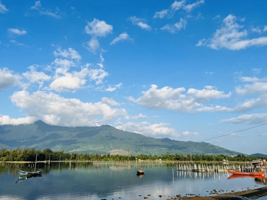 Đầm Lập An - Mặt nước giữ lại những bình yên Đầm Lập An - Mặt nước giữ lại những bình yên